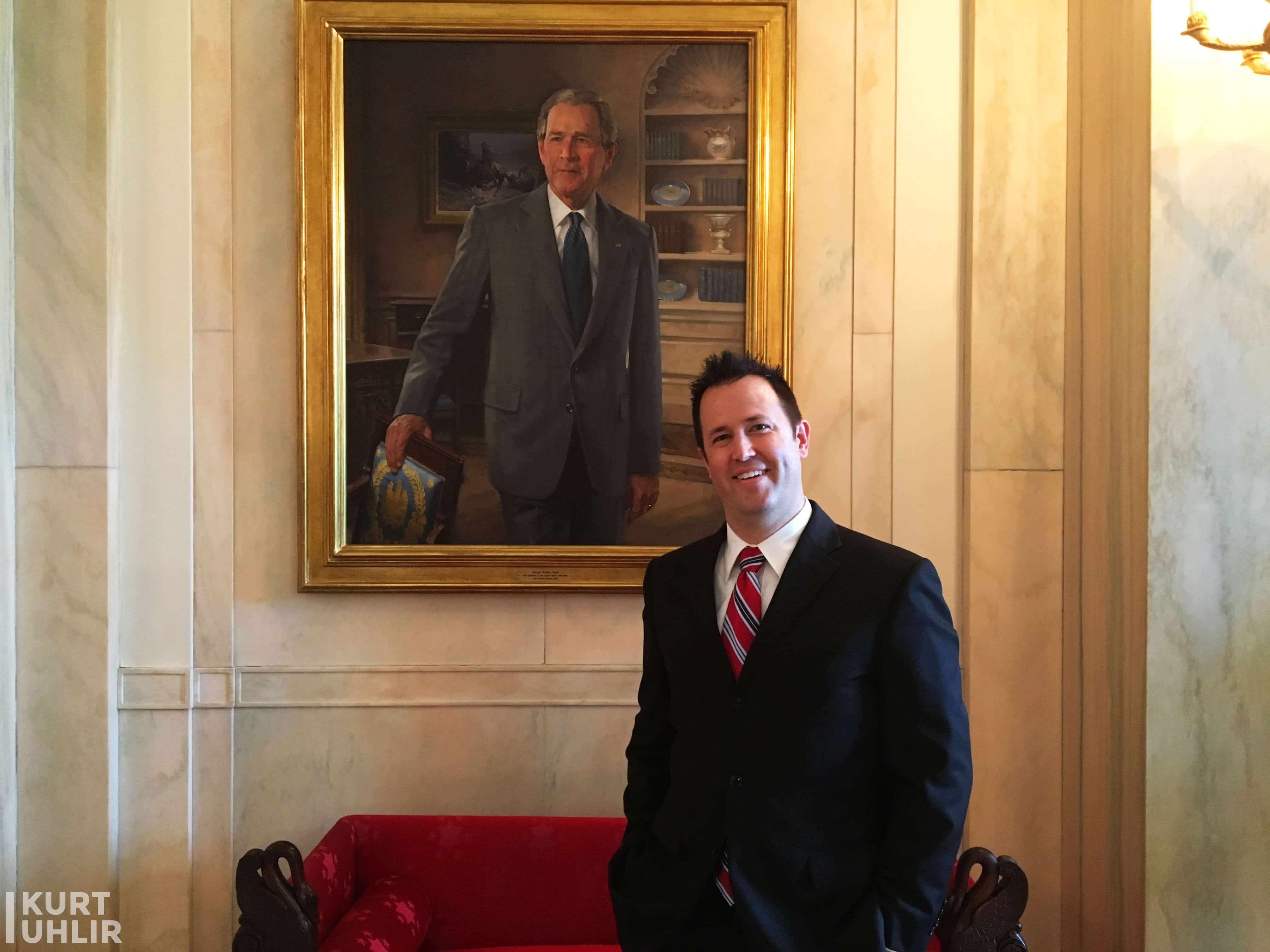 Kurt Uhlir hanging with GW (well a painting of him) in Entrance Hall in the residence of The White House.
